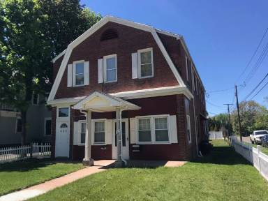 Main picture of 452 Thompson Ave
