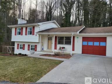 Main picture of 130 Chandy St