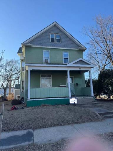 Main picture of 433 10th St N