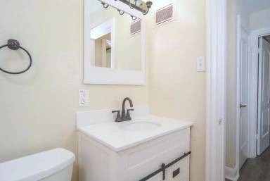 Main picture of 3189-3201 Cadillac Dr