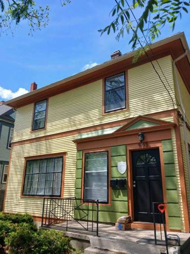 Main picture of 543 Wealthy St SE