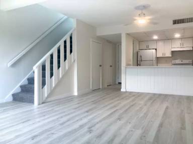 Main picture of 1100 Turner St