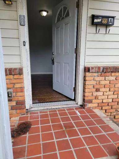 Main picture of 1770 Thompson Ave