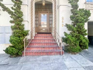 Main picture of 840 York St