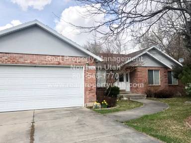 Main picture of 1383 E Indian Springs Cir