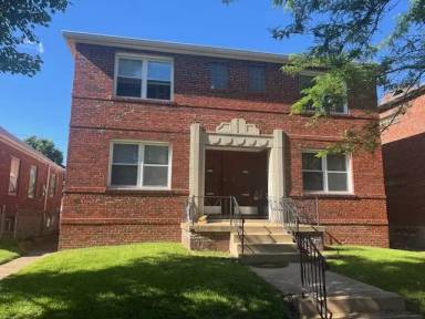 Main picture of 5247-49 Pernod Ave