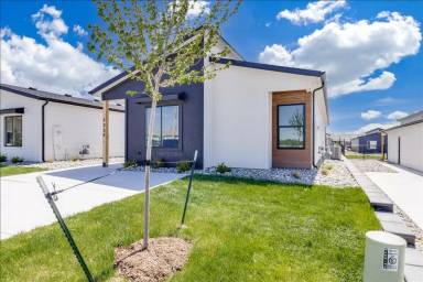 Main picture of 5003 N Vassar St