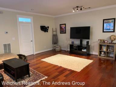 Main picture of 303 Criddle St