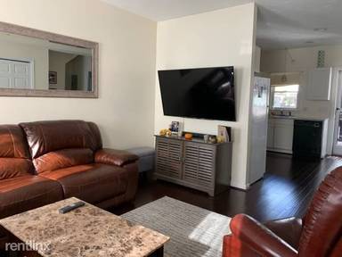 Main picture of 112 W 7th St
