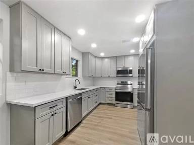 Main picture of 9419 Meadowglen Ln