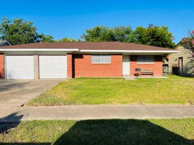 Main picture of 2817 Dewberry Ln