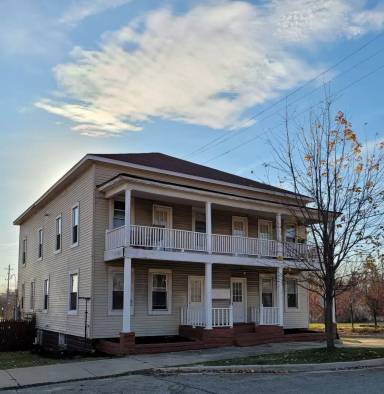 Main picture of 121 S Court St