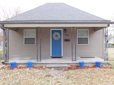Main picture of 930 NE Winfield Ave