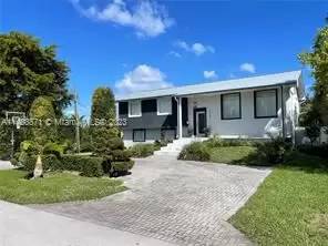 Main picture of 2067 NE 121st Rd