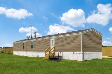 Main picture of 19638 N FM 487