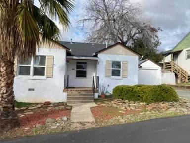 Main picture of 215 E Washington St