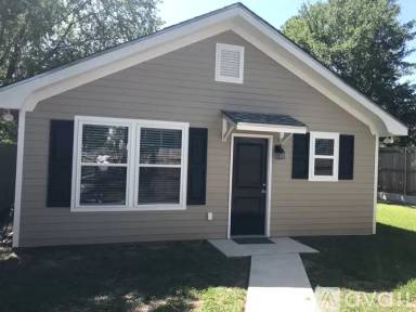 Main picture of 440 Helios Ave