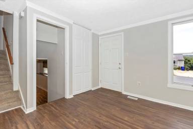 Main picture of 207 Contour Rd