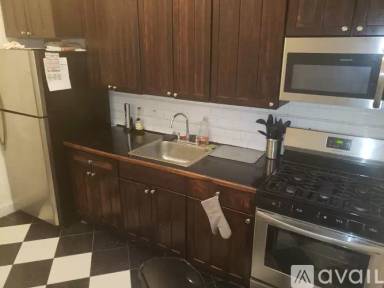 Main picture of 2411 Cambreleng Ave
