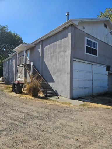 Main picture of 831 Niantic St