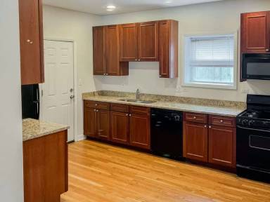 Main picture of 3910 N Pine Grove Ave