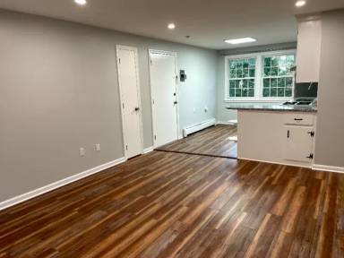 Main picture of 180 Tyngsboro Rd