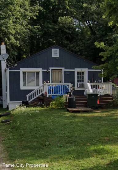 Main picture of 2907 25th St NE