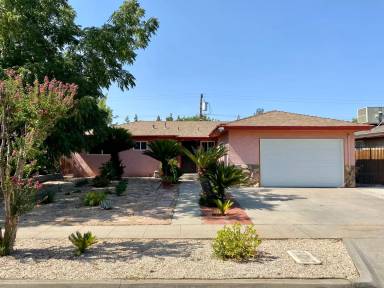 Main picture of 2326 W Dayton Ave