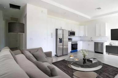 Main picture of 260 Rotonda Blvd W