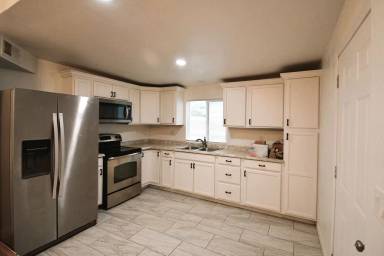 Main picture of 3107 W Granada Rd