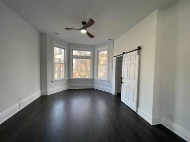 Main picture of 2752 N Seminary Ave