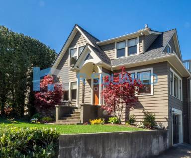 Main picture of 1939 1/2 10th Ave E