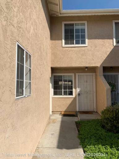 Main picture of 1465 E Lexington Ave