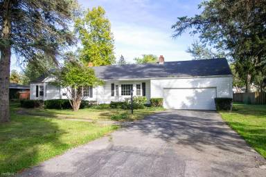 Main picture of 858 Heidelberg Rd