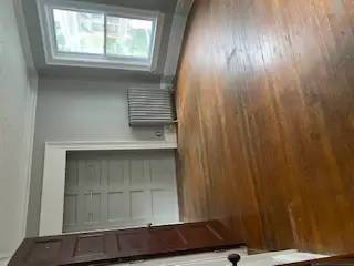 Main picture of 45 Kenwood Avenue