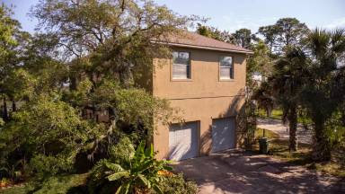 Main picture of 3 Oak Tree Ln