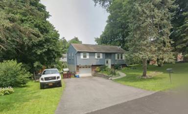 Main picture of 10 Chinquapin Ave