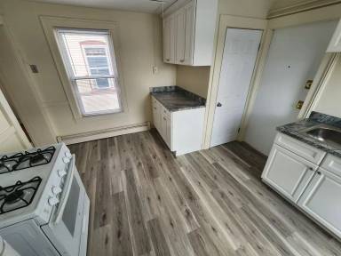 Main picture of 21 Summer St