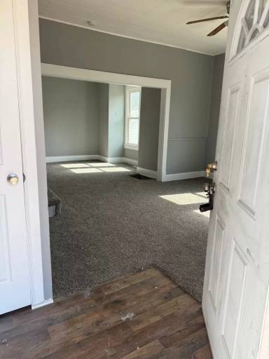 Main picture of 904 S Market St