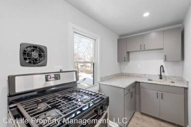 Main picture of 656 Dow Ave