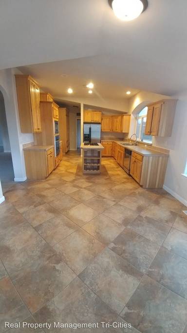 Main picture of 3325 W 12th Ave