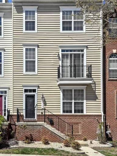 Main picture of 8302 Gibbs Way