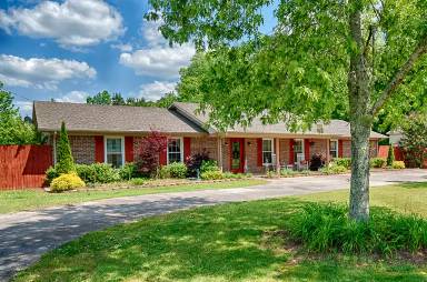 Main picture of 17522 Meadows Rd