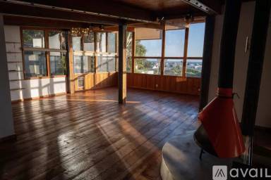 Main picture of 2428 Beverley Ave