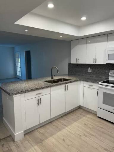 Main picture of Promanade Condominiums at Kendall Lake