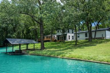 Main picture of 2155 Hickory Trce