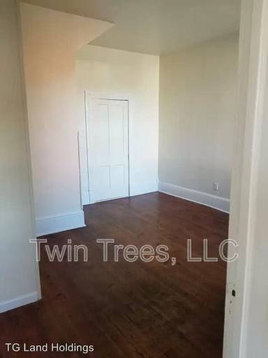 Main picture of 5951 King St