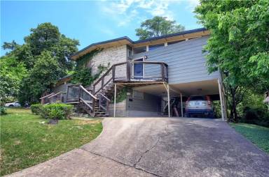 Main picture of 2825 San Gabriel St