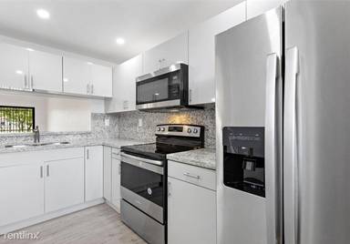 Main picture of 10145 NW 9th Street Cir