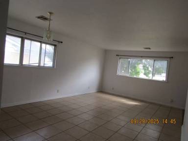 Main picture of 13 SW 51st St